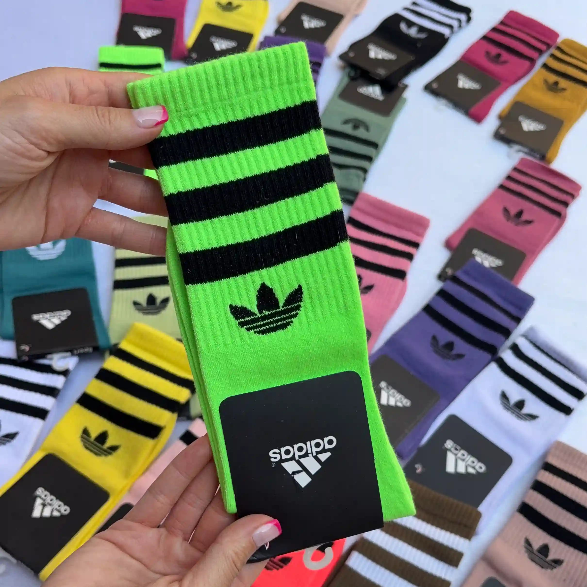 جوراب ساق بلند آدیداس رنگ فسفری