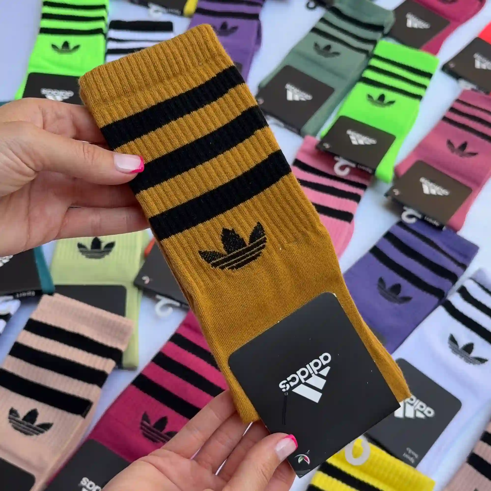 جوراب ساق بلند آدیداس رنگ خردلی