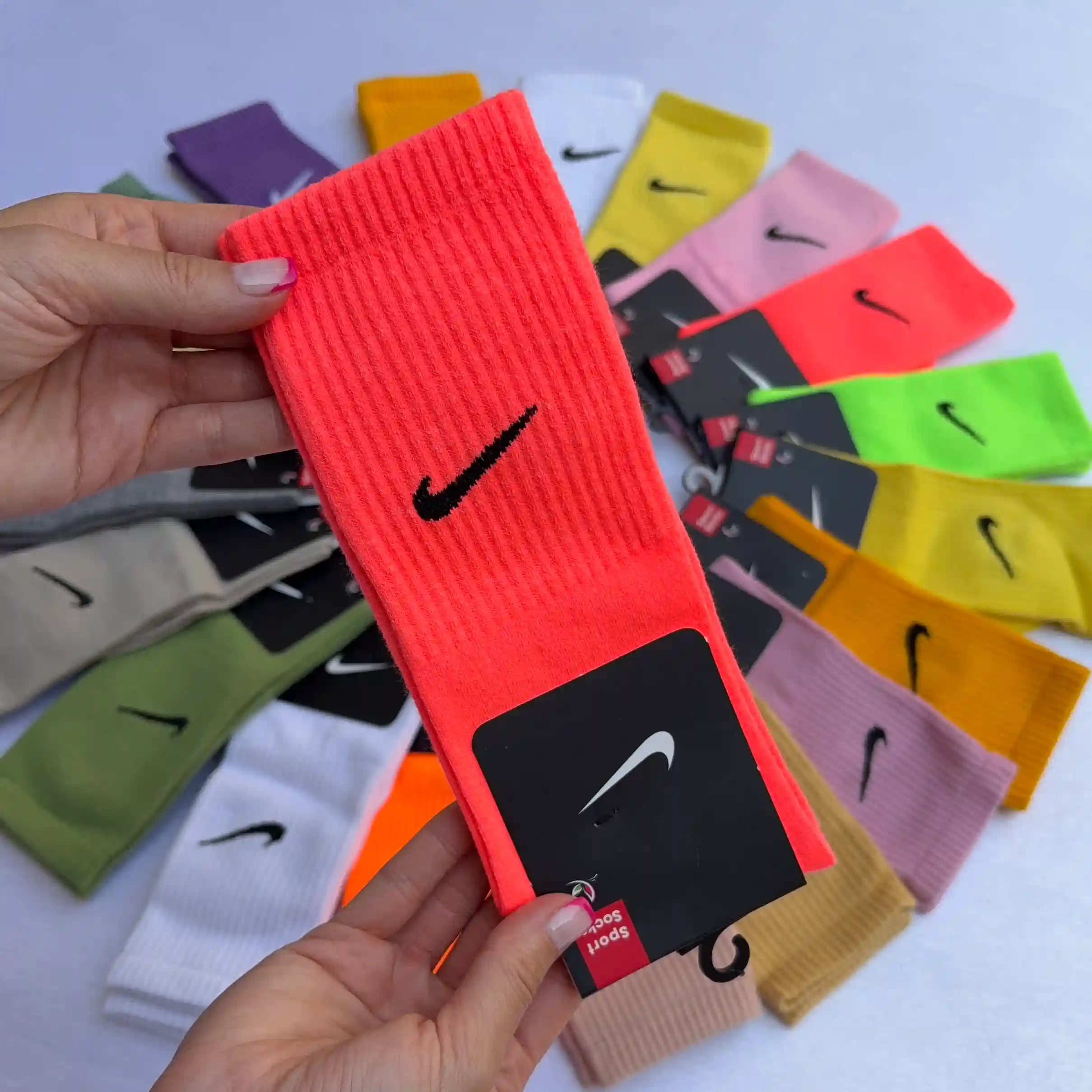 جوراب ساق بلند نایک رنگ صورتی نئونی